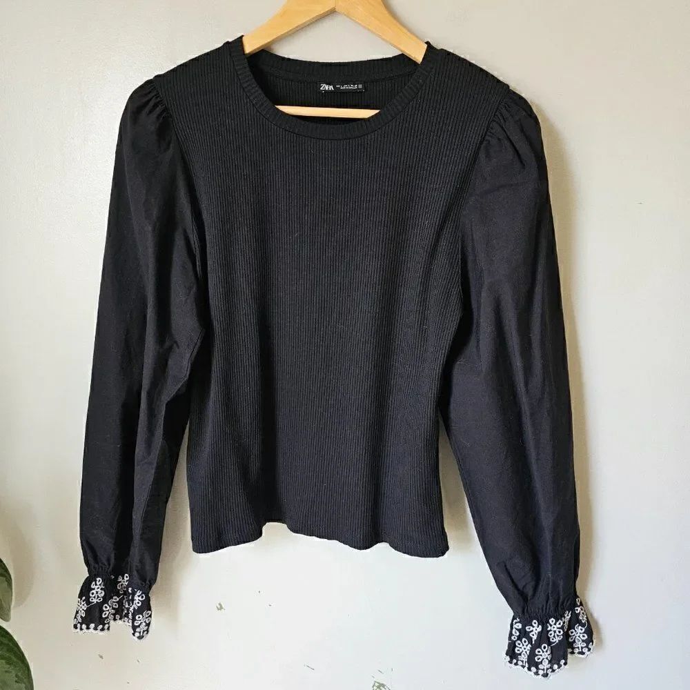 EUC ZARA BLACK PUFFED SLEEVES EMBROIDERED CUFFS LONG SLEEVES TOP SIZE L